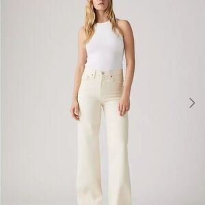 Levi's Women's Flare Jeans in Cream